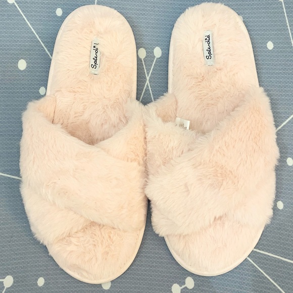 EUC Splendid Faux Fur Crisscross Slippers - Picture 2 of 5